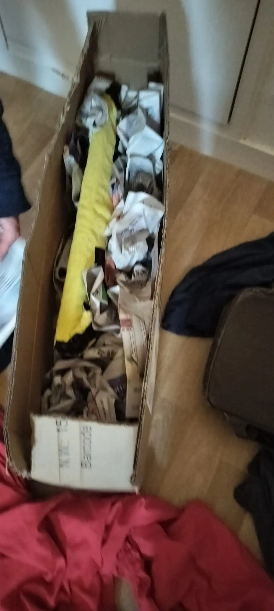 Garantie Megekko zegt dat monitor kapot aankomt. Garantie vervalt.