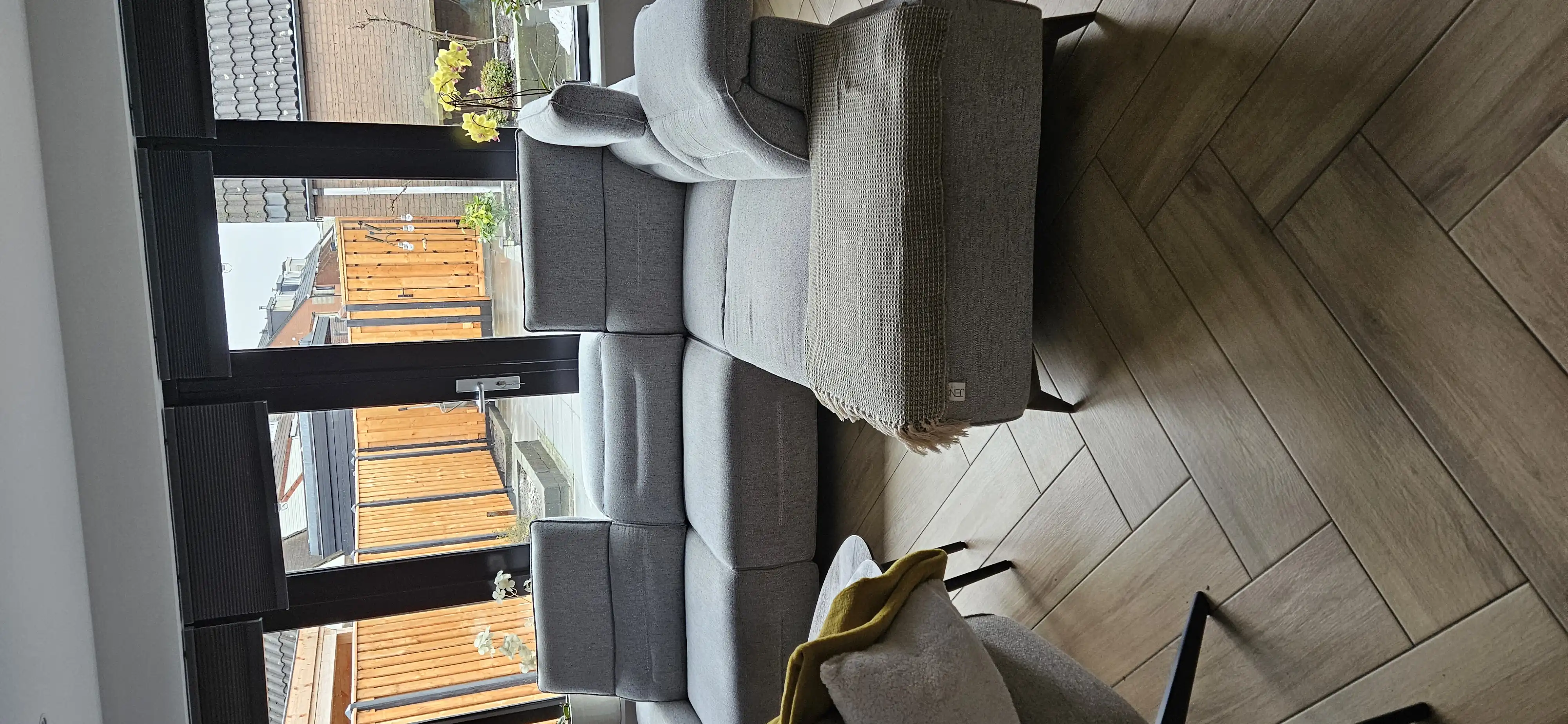 Vervalt recht op 2 jaar wettelijke garantie als op koopcontract 1/2 jaar staat?